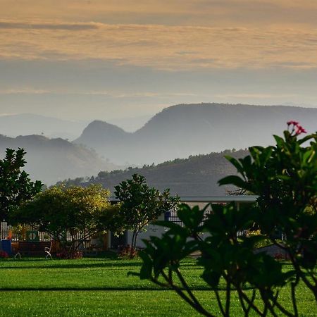 Airways Hotel Port Moresby Esterno foto